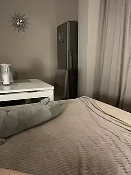 Yoyogirlx  live sex cam