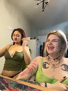 DriveThruCiri  live sex cam