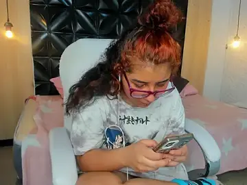 Littl_Sofi  live sex cam