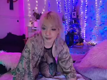LunaWoolfie  live sex cam