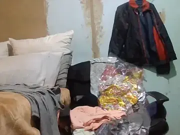 Nicky52  live sex cam