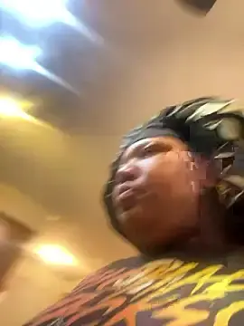 Queenmousse  live sex cam