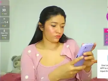 Julieth26  live sex cam