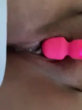 Yurfavseller  live sex cam