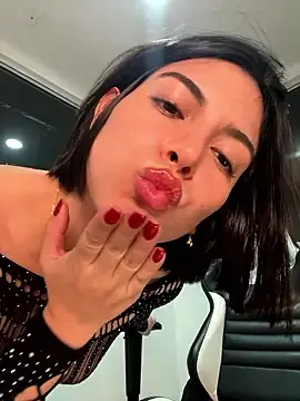 SeleneHale  live sex cam