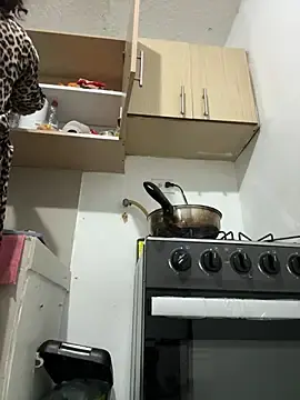 Woo_isDaphne  live sex cam