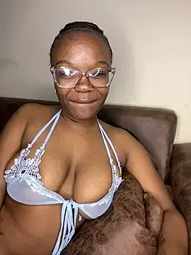 YummyMelanin117  live sex cam