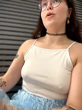 Meow_girl  live sex cam