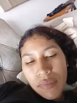 Tuloki26  live sex cam