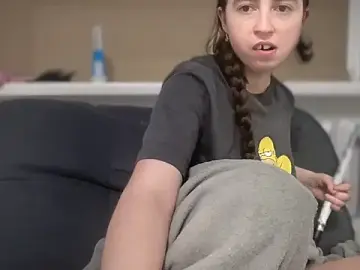 Aphr0ditee  live sex cam