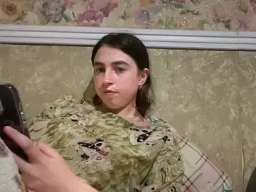 Aphr0ditee  live sex cam