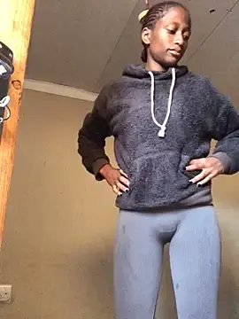Caramel102004  live sex cam