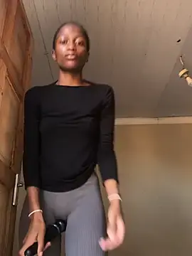 Caramel102004  live sex cam