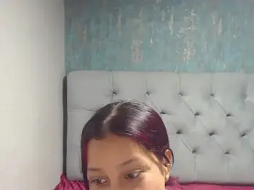 EmilyLovve  live sex cam