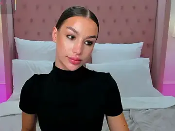 SaintLora  live sex cam