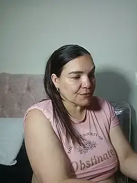 Zuleyka_47  live sex cam