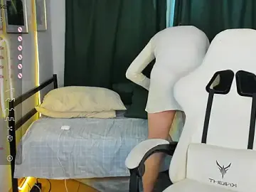 AnnaGrees  live sex cam