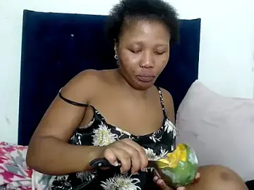 BUNNYCHOWX28  live sex cam