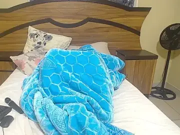 Ladybullet  live sex cam