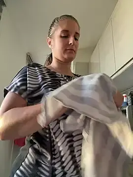 Jennifer11772  live sex cam