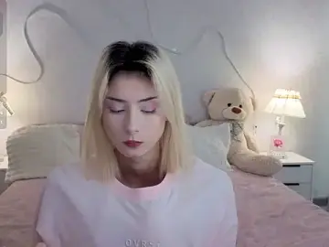 Kittysocutie  live sex cam