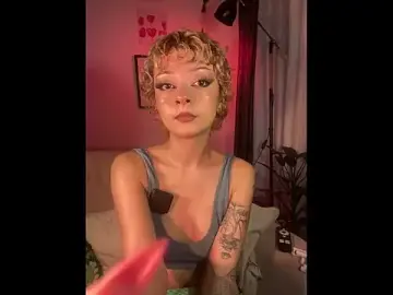 Lisathommpson  live sex cam