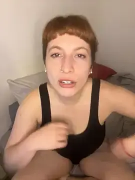 Redboxofpandora  live sex cam