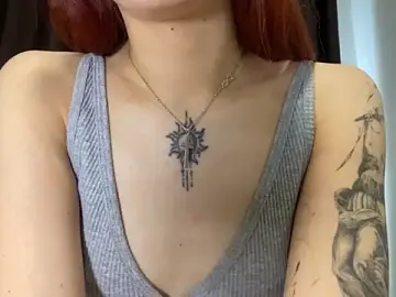 AliceRedTailed  live sex cam