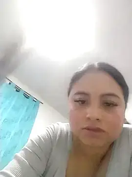 Aliceee_bolton  live sex cam