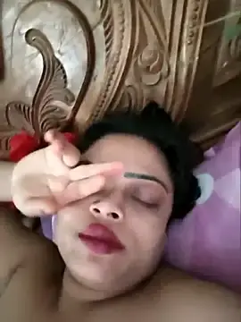 Beauty-3  live sex cam