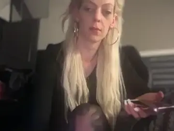 Melina_Diamond  live sex cam