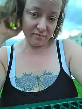 Julimonroe  live sex cam