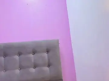 Karolinee_66_  live sex cam