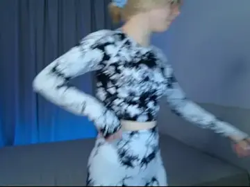 Bella_amory  live sex cam