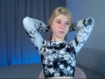 Bella_amory  live sex cam
