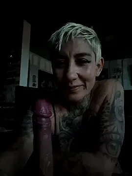 Everlyn_sexx  live sex cam
