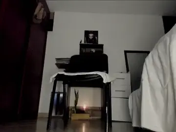 Lucyerobbie  live sex cam