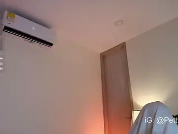 PettyCloeh  live sex cam