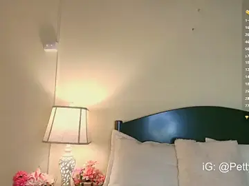PettyCloeh  live sex cam