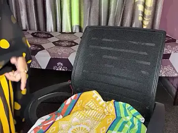 Radhika_4_you  live sex cam