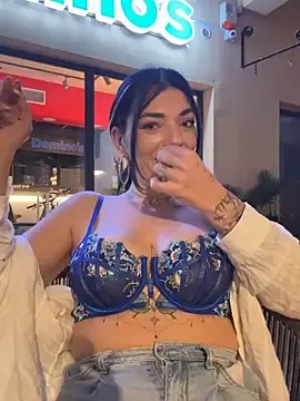 SerenaMonss  live sex cam