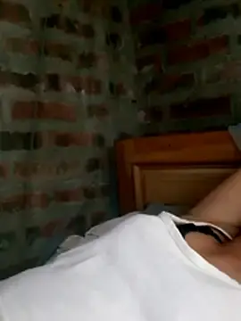 Ttitii99  live sex cam