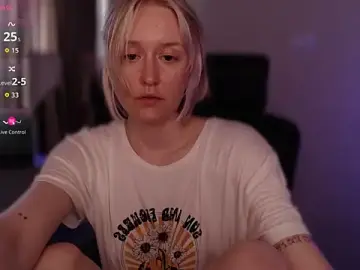 Iilovetomatoes  live sex cam