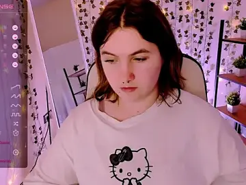 Lovelyy_julia  live sex cam