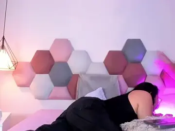 BelllaStone  live sex cam