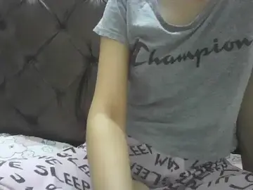 Hotesskamkashi  live sex cam