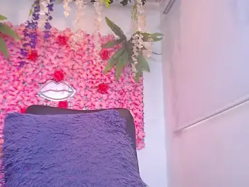 BLONDE_SEXYHOT  live sex cam