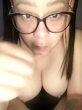 Luabfly  live sex cam