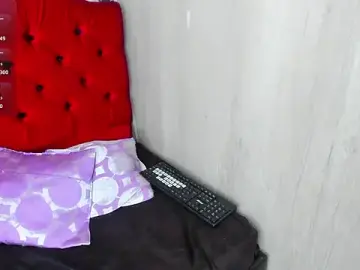 Miss_charlott_18  live sex cam