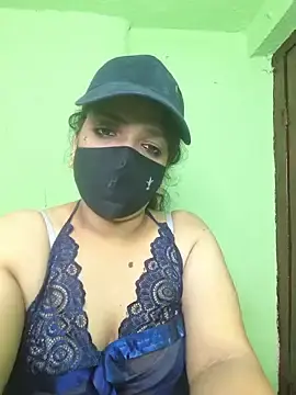 Yourtina  live sex cam
